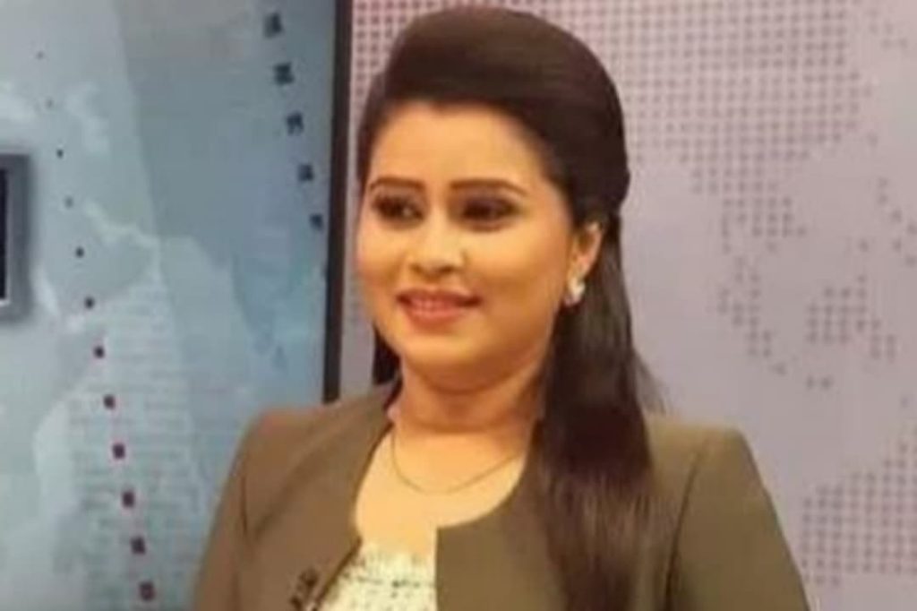 ප්රවෘත්ති නිවේදිකා ඉෂාරා දේවේන්ද්ර හදිසියේම එම නාලිකාවෙන් ඉවත් වුනේ ඇයි ?