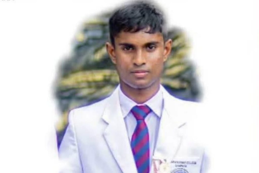 ප්රතිඵල අතරේ දැකපු අමුතුම කතාවක්.. මේ නම් සැබෑම දක්ෂයෙක්…
