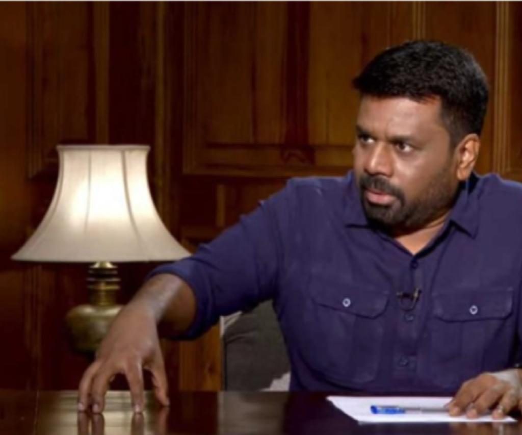 රටේ නීතිය කාටත් එකයි. අධිවේගයේ බස් නැවැත්වූ මාලිමාවේ අයටත් බලන් හිටපු පොලිසියේ අයටත් විරුද්ධව විනය ක්රියාමාර්ග ගන්නවා. – ජනපති සහතික වෙයි