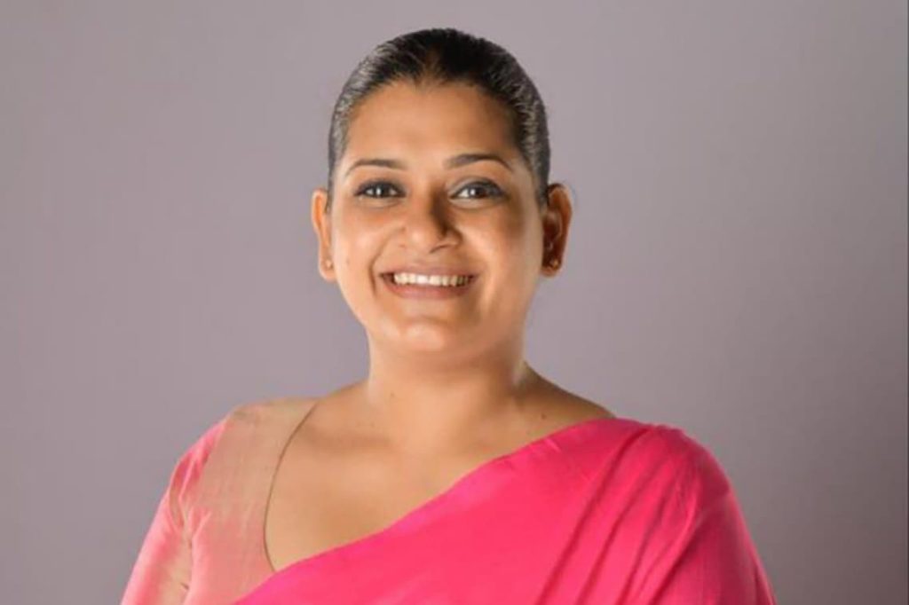 නිරුපිකාවක්, චිත්ර ශිල්පිණියක්, මෝස්තර නිර්මාණ ශිල්පිණියක් වී කොළඹ පුරපති අසුනට සැරසෙන කවුද මේ ව්රායි කැලී බල්තසාර් ?