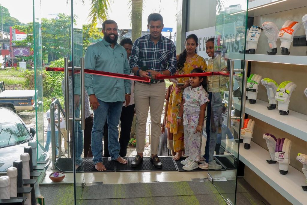 සාමාන්යය වෙළෙඳපොළේ මිලට වඩා 50%ක් පමණ අඩු මිලට ගුණාත්මක ක්රිකට් උපකරණ මිලට ගන්න දැන් රාගම KA SPORTS විවෘතයි..!